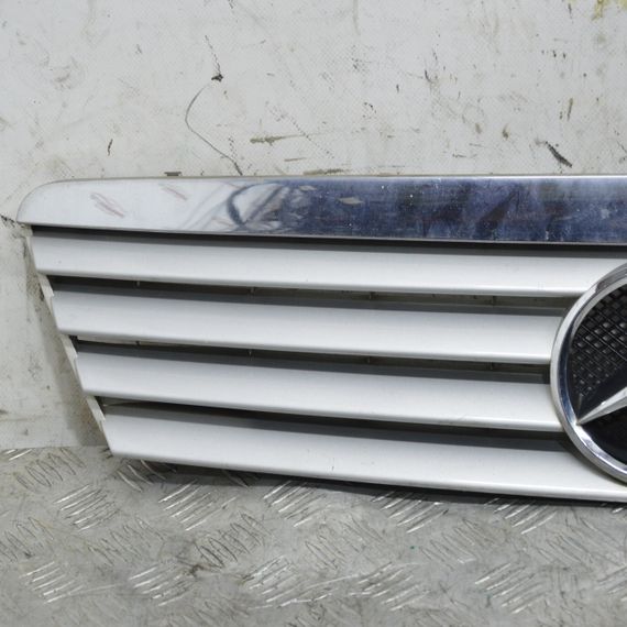 Решітка радіатора Mercedes W168 1997-2004 Решітка переднього бампера Мерседес в168 1688801283 | Зображення 1