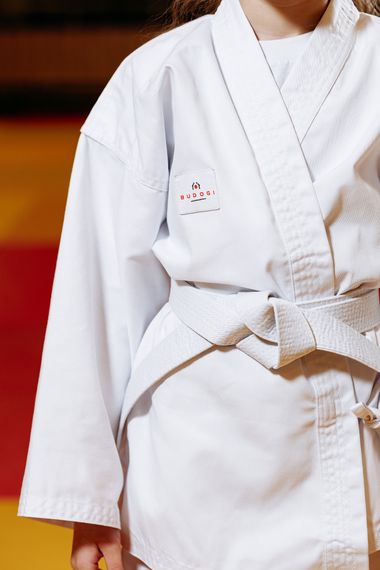 Біле дитяче кімоно для дівчаток, карате, TM BUDOGI, зріст 110 см, щільність 240 гр/м.кв. | Зображення 2