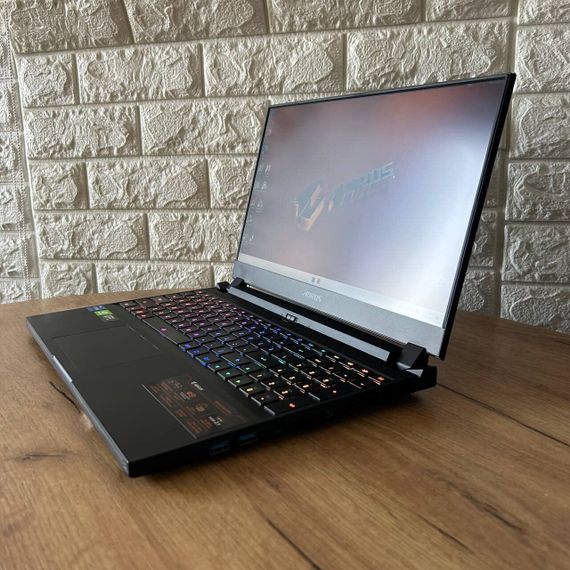 Игровой ноутбук Gigabyte Aorus 15P XD / 15.6" (1920x1080) IPS / Intel Core i7-11800H (8 (16) ядер по 2.3 - 4.6 GHz) / 16 GB DDR4 / 1000 GB SSD / nVidia GeForce RTX 3070, 8 GB GDDR6, 256-bit / WebCam б/у | Зображення 4