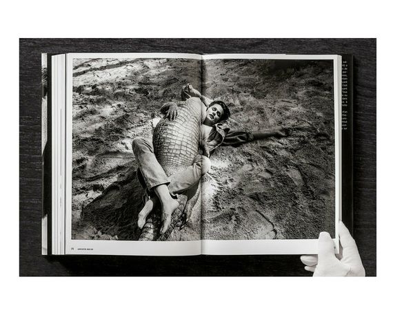 Хельмут Ньютон книга с фотографиями Helmut Newton. Legacy подарочные книги для фотографов по фотографии | Зображення 4