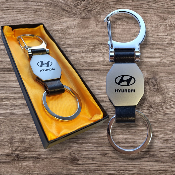 Автомобільний брелок з логотипом hyundai