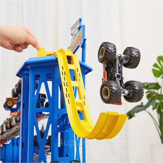 Spin Master Monster Jam Garage Playset and Storage. Гараж и трек для монстр-траков с лифтом, светом и звуками | Зображення 6