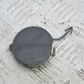 Заглушка крюка переднього бампера Mazda 5 2005-2009 Заглушка бампера переднього гака Мазда 5 C23550A11