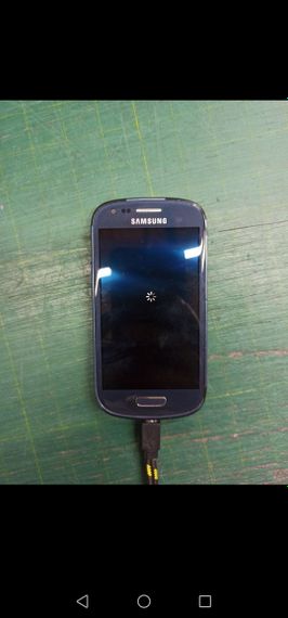 Смартфон Samsung Galaxy S III mini (GT-I8190)