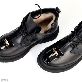 Дизайнерські чорні шкіряні зимові черевики з глянсовою вставкою 38