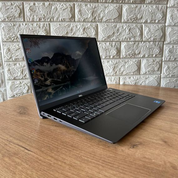 Ультрабук Б-класс Dell Vostro 5402 / 14" (1920x1080) IPS / Intel Core i5-1135G7 (4 (8) ядра по 2.4 - 4.2 GHz) / 8 GB DDR4 / 256 GB SSD NVMe / Intel Iris Xe Graphics / WebCam б/у | Зображення 3