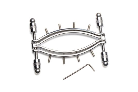 Затискач для вагіни Master Series: Spread 'Em Poker Vagina Clamp with Adjustable Pressure Screws, ши Sex Aura | Зображення 2