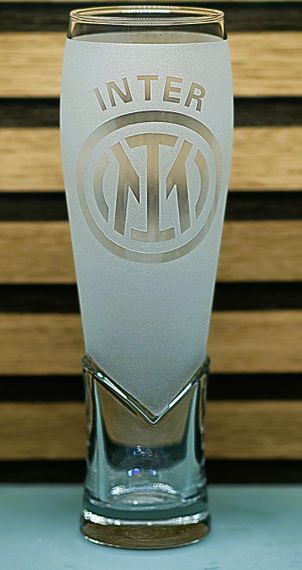 Подарунковий крафтовий келих для пива соку води 440 мл з гравіюванням лого футбольного клубу Інтер