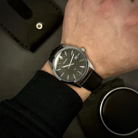 Чоловічий годинник Casio MTP-VD03L-1A | Зображення 1