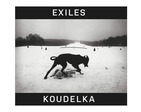 Найкращі фотографи світу книга фотографій Йозефа Куделки Josef Koudelka "Exiles" подарункові книги для фотографів