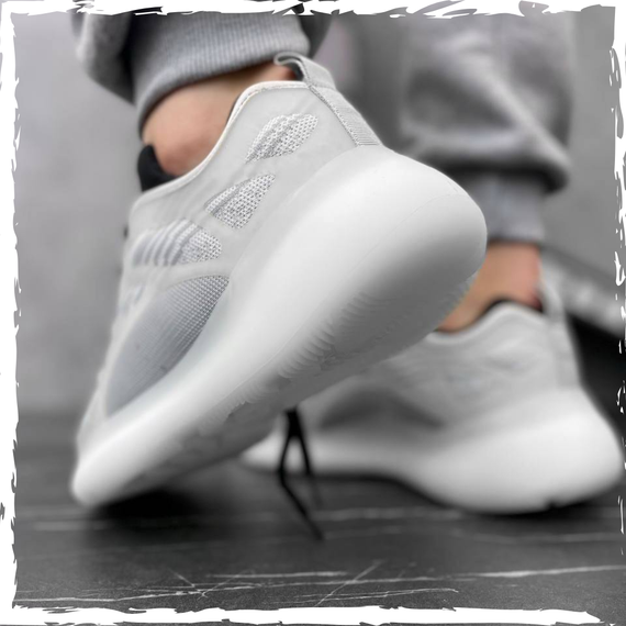 Кросівки Yeezy Boost 700 білі, кросівки. Ізі Буст 700, Ізики, Ізи Бусти. 41-45 | Зображення 2