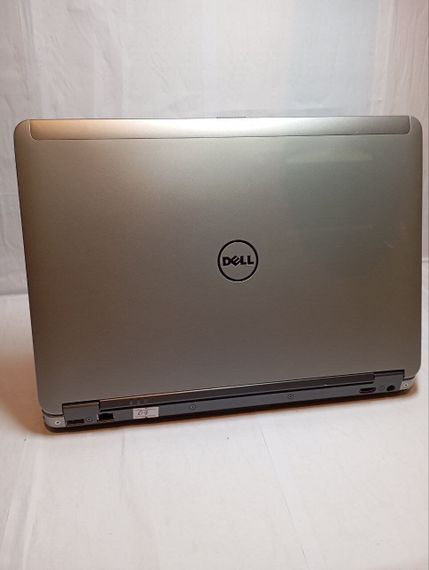Ноутбук Б-класс Dell Latitude E6440 / 14" (1366x768) TN / Intel Core i5-4300M (2 (4) ядра по 2.6 - 3.3 GHz) / 8 GB DDR3 / 120 GB SSD / Intel HD Graphic 4600 / WebCam / DVD-RW + АКБ не берет заряд б/у | Зображення 3