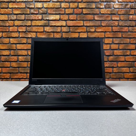 Ультрабук Б-класс Lenovo ThinkPad L380 / 13.3" (1920x1080) IPS / Intel Core i3-8130U (2 (4) ядра по 2.2 - 3.4 GHz) / 8 GB DDR4 / 512 GB SSD / Intel UHD Graphics 620 / WebCam б/у | Зображення 1