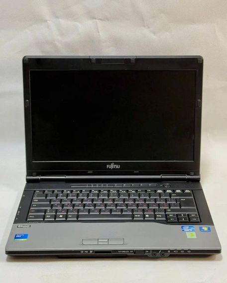 Ноутбук Fujitsu LifeBook S752 / 14" (1366x768) TN / Intel Core i5-3320M (2 (4) ядра по 2.6 - 3.3 GHz) / 8 GB DDR3 / 240 GB SSD / Intel HD Graphics 4400 / Windows 10 Pro б/у | Зображення 3