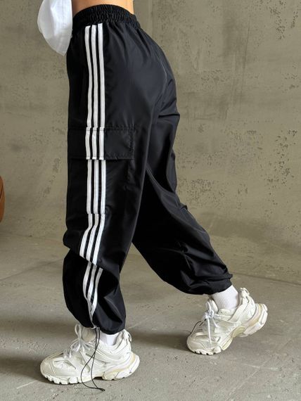 Женские брюки из плащевки карго с лампасами и накладными карманами SSH133 цвет черный, onesize 42/46 | Зображення 2