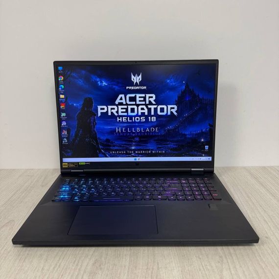 Ігровий ноутбук Б-клас Acer Predator Helios 18 PH18-72 / 18" (2560x1600) IPS / Intel Core i9-14900HX (24 (32) ядра по 2.2 - 5.7 GHz) / 32 GB DDR5 / 1000 GB SSD / nVidia GeForce RTX 4090, 16 GB GDDR6, 256-bit / WebCam б/в | Зображення 1