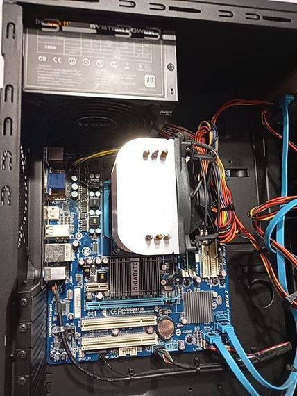 ПК Б-клас Gigabyte GA-MA74GM Tower / AMD Athlon II X2 250 (2 ядра по 3.0 GHz) / 4 GB DDR2 / 128 GB SSD / AMD 740G Graphics / 350W б/в | Зображення 7