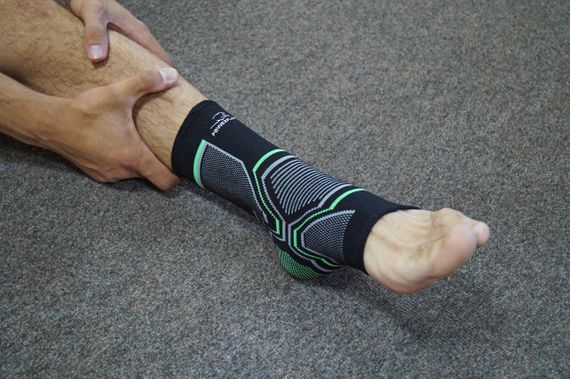 Бандажі на гомілкостоп PowerPlay 4100 Чорні (пара) L/XL | Зображення 9