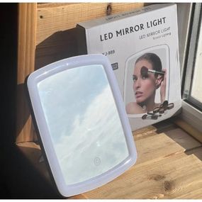 Дзеркало з LED-підсвіткою для макіяжу XJ-989