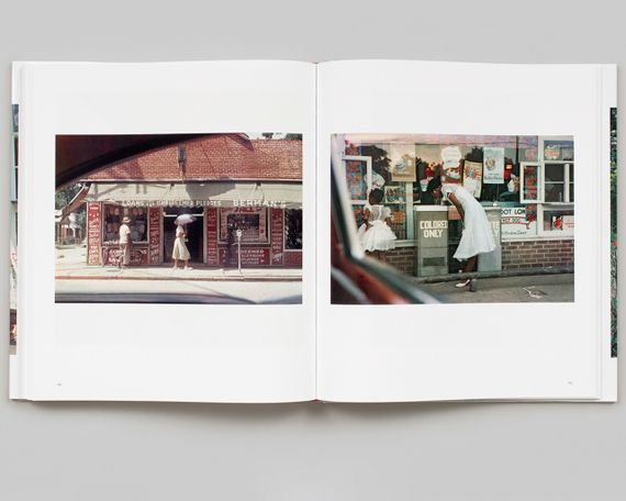Книга для фотографів про мистецтво фотографії Gordon Parks: Segregation Story альбоми відомих фотографів | Зображення 2