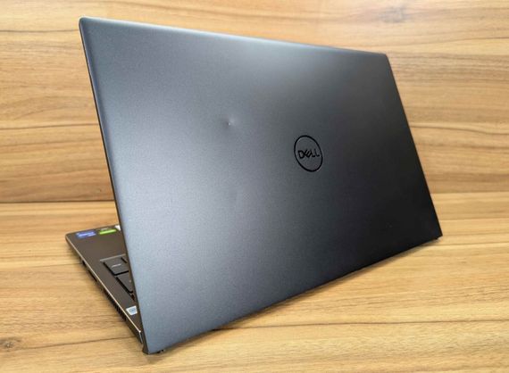 Ігровий ноутбук Б-клас Dell Vostro 15 7510 / 15.6" (1920x1080) IPS / Intel Core i7-11800H (8 (16) ядер по 2.3 - 4.6 GHz) / 16 GB DDR4 / 512 GB SSD / nVidia GeForce RTX 3050, 4 GB GDDR6, 128-bit / WebCam / TouchID / Windows 11 б/в + Подарунок Миша / USB | Зображення 2