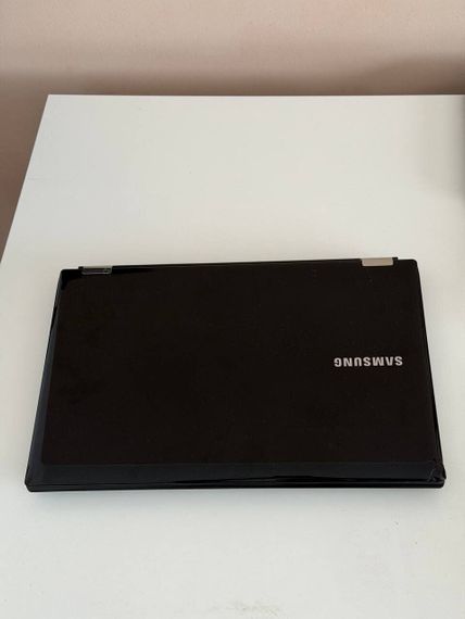 Ноутбук Б-клас Samsung NP-RC730 / 17.3" (1600x900) TN / Intel Core i7-2630QM (4 (8) ядро по 2.0 - 2.9 GHz) / 8 GB DDR3 / 500 GB HDD / nVidia GeForce GT 540M, 1 GB GDDR3, 128-bit / WebCam / DVD-ROM / Windows б/в | Зображення 6