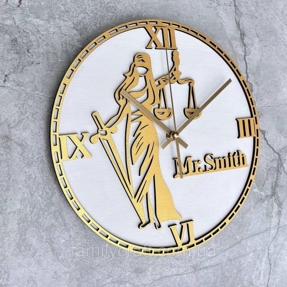 Настінний годинник з дерева для юриста з Фемідою Подарунок адвокату, судді, іменний декор кабінету | Зображення 4
