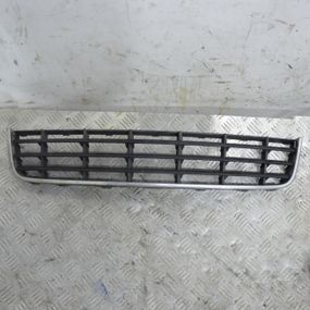 Решітка радіатора Audi A3 8P1 2003-2008 дорестайл Решітка переднього бампера Ауді а3 8р1 8P3807647