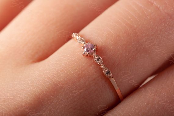 Кольцо из красного золота с розовым фианитом 16