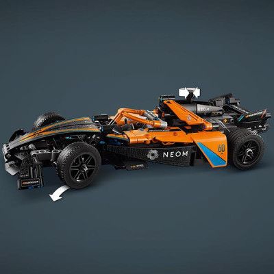 Конструктор LEGO Автомобиль для гонки NEOM McLaren Formula E 452 детали (42169) | Зображення 4