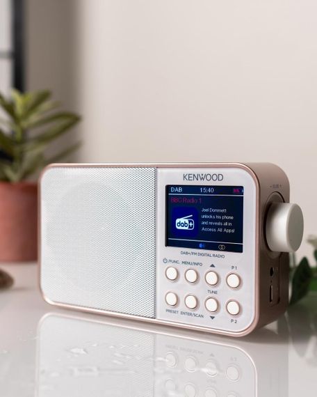 Радіо портативне з Bluetooth, кольоровим дисплеєм та вбудованим акумулятором, радіоприймач DAB+ FM колонка з годинником рожеве | Зображення 1