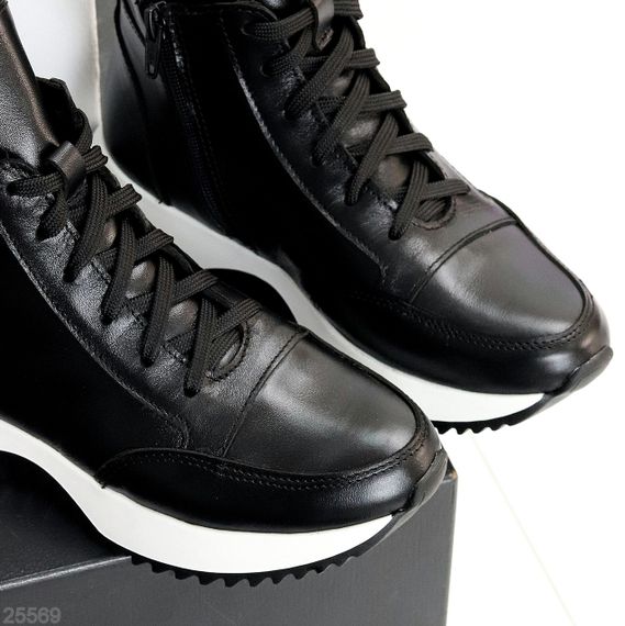 Шикарні чорні шкіряні спортивні черевики з білою шнурівкою | Зображення 2