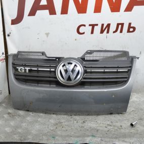 Решітка радіатора Volkswagen Golf V Jetta 2003-2009 Решітка переднього бампера Фольксваген Гольф 5 1K5853653