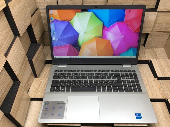 Ноутбук Б-клас Dell Inspiron 3501 / 15.6" (1366x768) TN / Intel Core i5-1135G7 (4 (8) ядра по 2.4 - 4.2 GHz) / 8 GB DDR4 / 192 GB SSD / Intel Iris Xe Graphics / WebCam б/в | Зображення 1