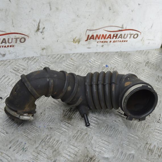 Патрубок повітряного фільтра 1.1 Mitsubishi Colt 2002-2013 Повітряний патрубок Міцубісі Кольт A1345200001 | Зображення 1