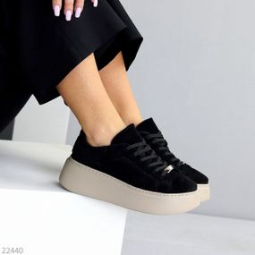 Молодіжні чорні прошиті замшеві кросівки на бежевій платформі