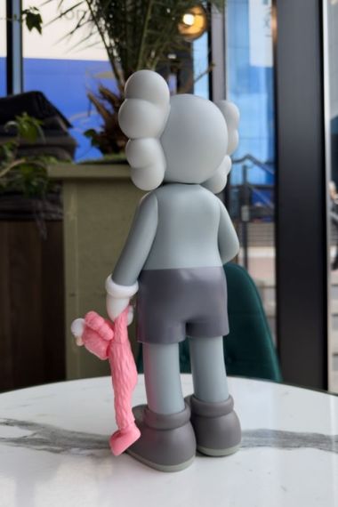Статуетка Kaws Share колекційна фігурка для інтер'єру 30 см сірий kw019 | Зображення 4