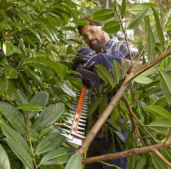 Кущоріз електричний Black&Decker BEHTS501 | Зображення 1