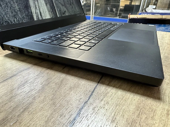 Ноутбук Razer 15.6" FHD IPS 144Hz Intel i7 10750H/16Gb/SSD 512Gb/RTX2060 6GB Б/В | Зображення 6