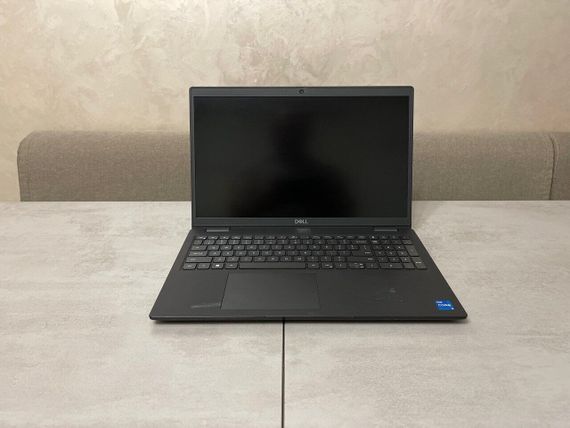 Ноутбук Б-клас Dell Latitude 3520 / 15.6" (1920x1080) IPS / Intel Core i5-1135G7 (4 (8) ядра по 2.4 - 4.2 GHz) / 16 GB DDR4 / 256 GB SSD M.2 / Intel Iris Xe Graphics / WebCam б/в | Зображення 2