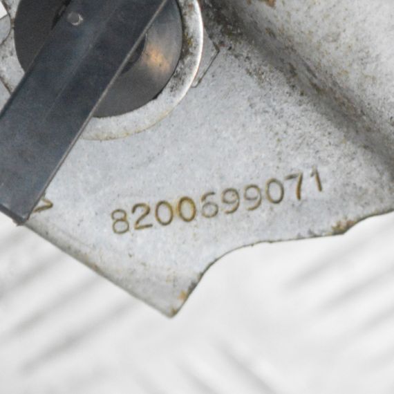 Кронштейн клапана EGR 2.0 / 2.3 DCI Renault Laguna III Master III 2007-2025 Кріплення клапана ЕГР Рено Лагуна 3 Майстер 8200699071 | Зображення 2