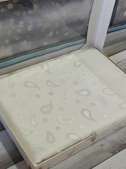 Скатертина водовідштовхувальна Jackline LUX BORDERED JTD139 160х220см Поліестер