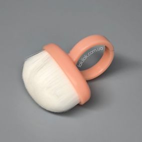 Мягкая щетка-кольцо для удаления пыли с ногтей (розовая)