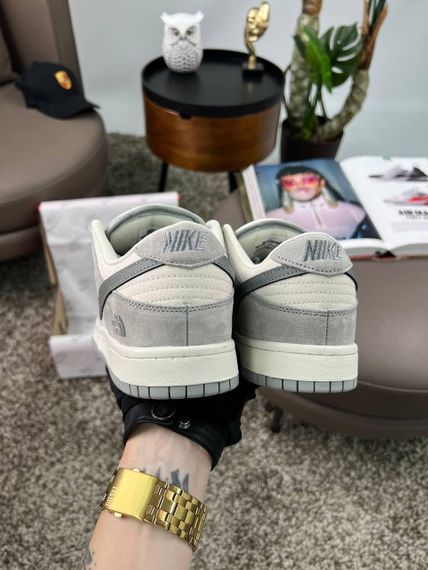 Чоловічі кросівки SB  Dunk  Low x The North Face Grey White  , В'єтнам 42 26.5 | Зображення 5