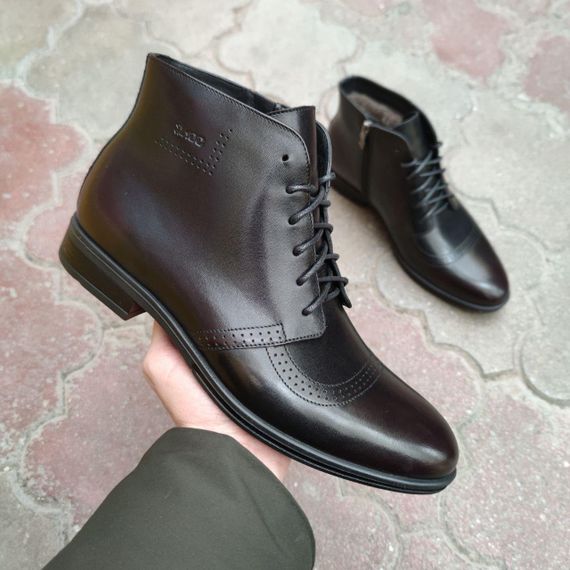 Стильні черевики бордового відтінку