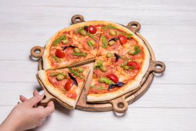 Маленькая подставка для кусочков пиццы