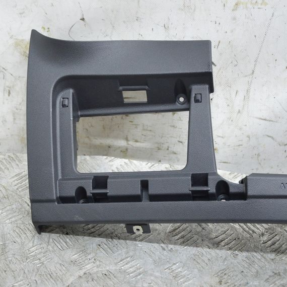 Декоративна накладка панелі торпедо Volkswagen Golf VII 2012-2020 Захист торпедо Фольксваген Гольф 5G1858367 | Зображення 1