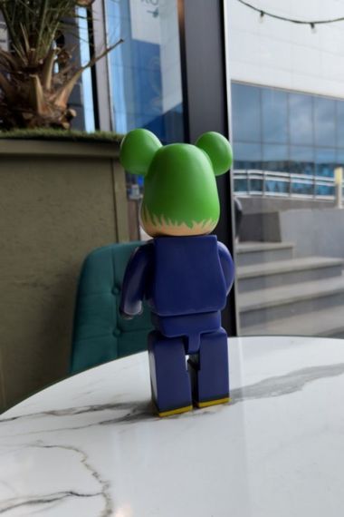 Фигурка Bearbrick Joker дизайнерська статуетка ведмідь Беарбрік 28 см mb037 різнокольорова | Зображення 4