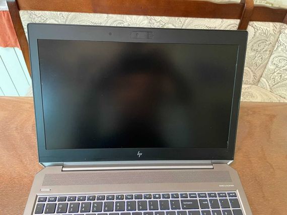 Мобильная рабочая станция HP ZBook 15 G5 / 15.6" (1920x1080) IPS / Intel Xeon E-2176M (6 (12) ядер по 2.7 - 4.4 GHz) / 16 GB DDR4 / 256 GB SSD / nVidia Quadro P2000, 4 GB GDDR5, 128-bit / WebCam б/у | Зображення 2