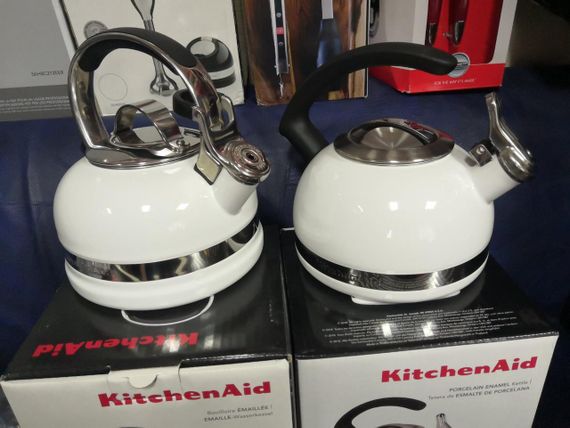 Чайник KitchenAid KTEN20CWH 2.0-Quart Kettle with C Handle and Trim Band - White | Зображення 7